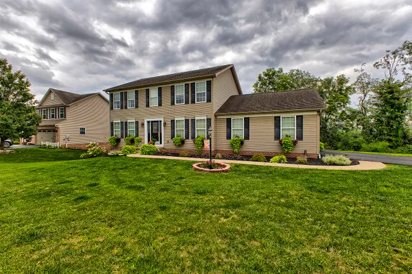 125 ASHTON DR