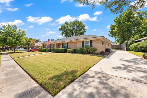 1807 HOLM OAK ST