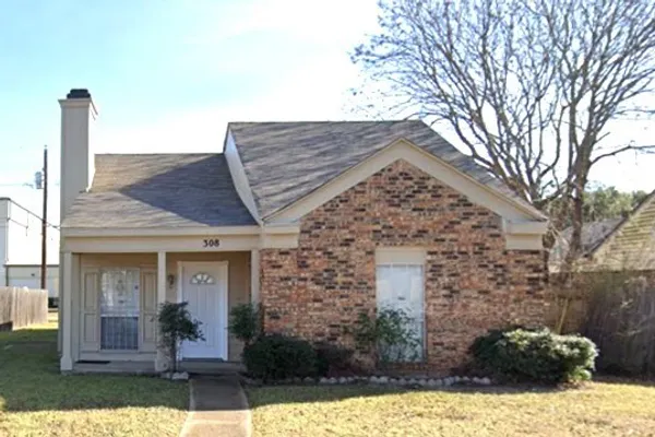 380 ANCESTRY LN