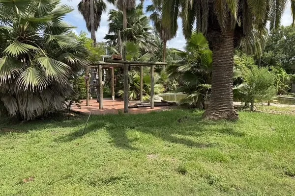 1813 COVE PARK