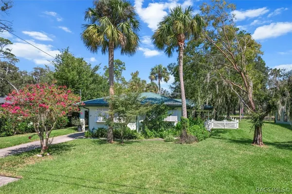27 MAGNOLIA AVE