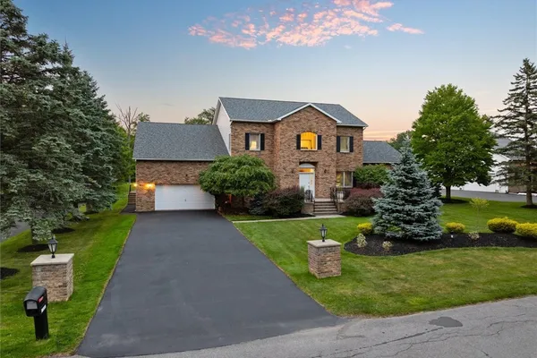104 STONEBRIDGE CT