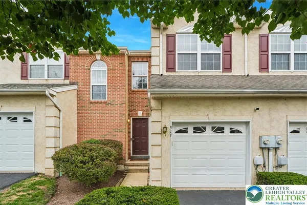 917 CARRINGTON DR