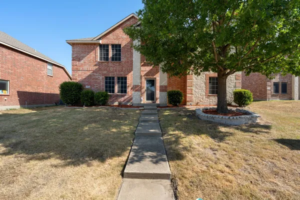 204 ROSEWOOD CT