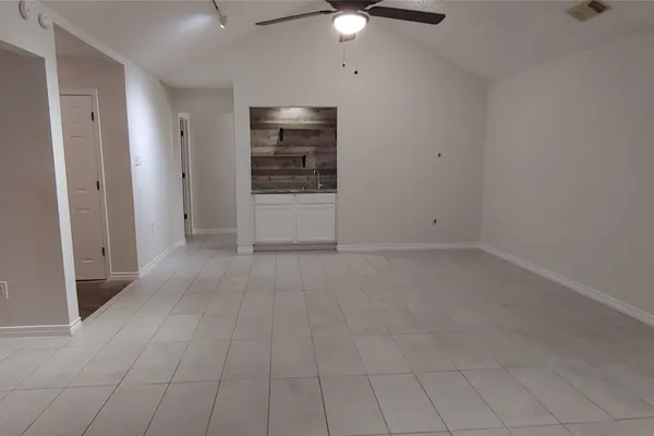 1930 PEPPERWOOD LN