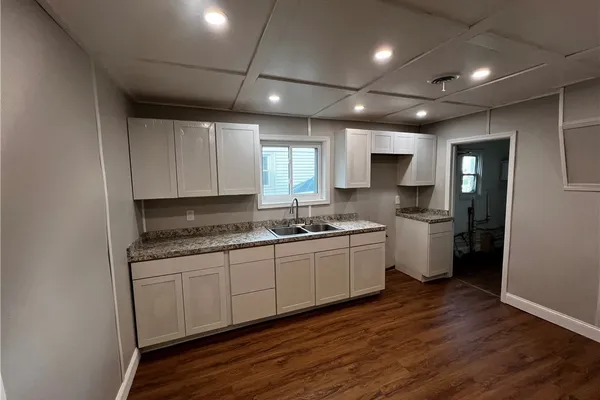 81 VAN RENSSELAER ST