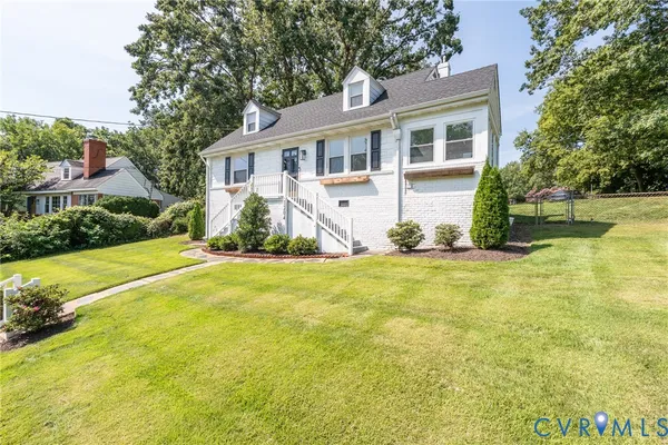 1204 MAYWOOD RD