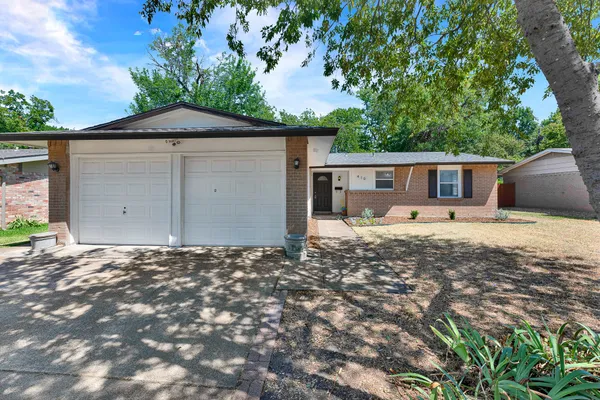 410 MELROSE DR