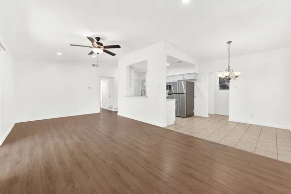 410 MELROSE DR