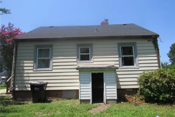 903 FLORAL AVE