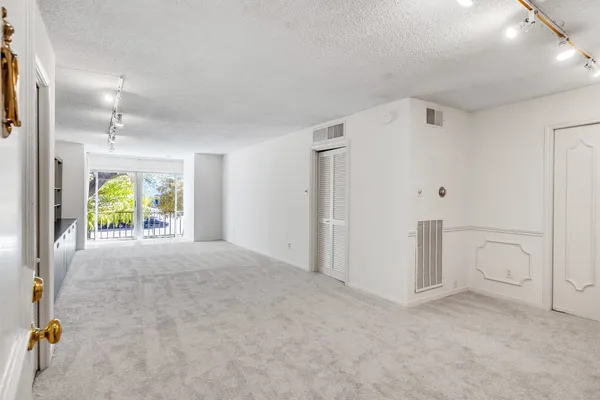 5050 AMBASSADOR WAY 218