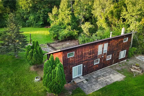 144 HARDSCRABBLE RD