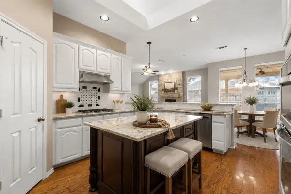 5825 ECHO BLUFF DR
