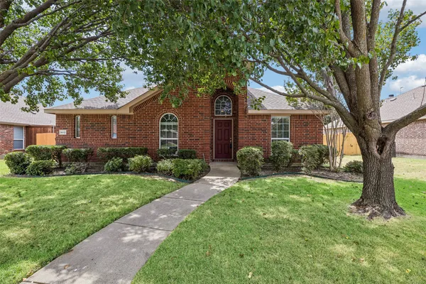 1612 BALBOA LN