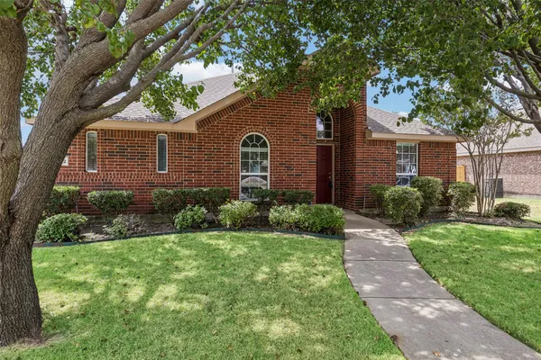 1612 BALBOA LN