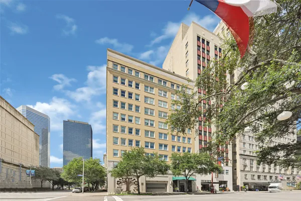 1120 TEXAS ST 7D
