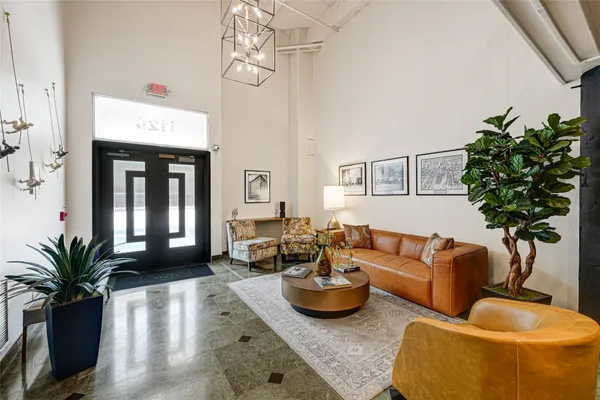 1120 TEXAS ST 7D