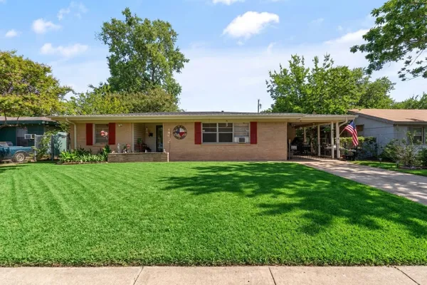915 LIBERTY DR