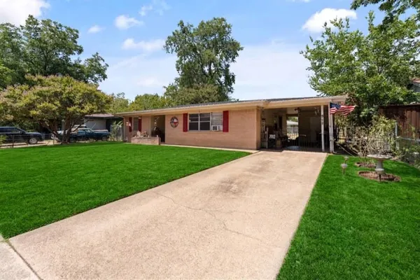 915 LIBERTY DR