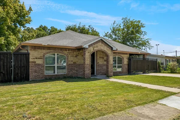 1533 CAIRN CIR