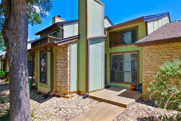 1702 TIMBER RIDGE DR