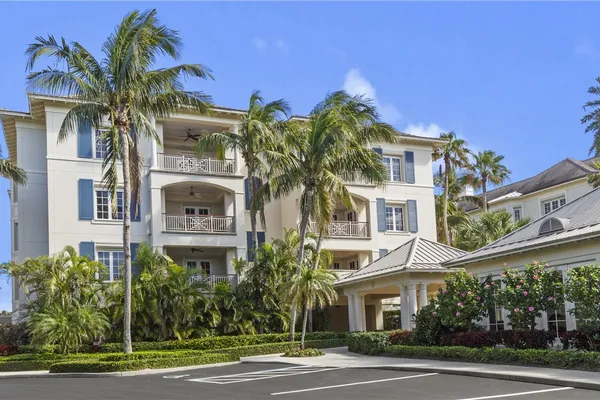 30 BEACHSIDE DR 201
