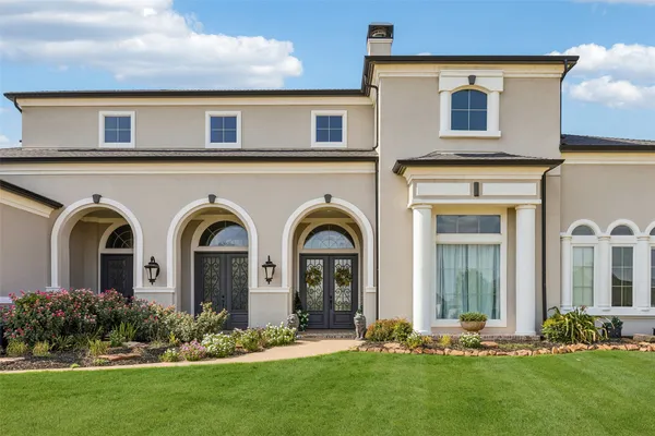 1270 SUNSET POINTE