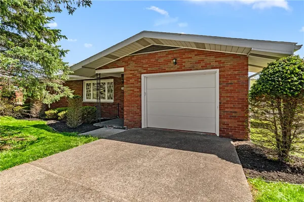 449 BELROSE DR