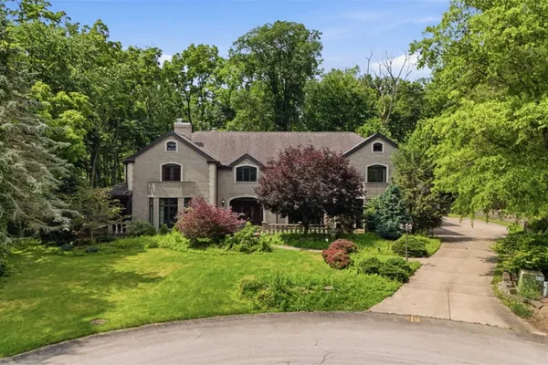 105 LANTERN CIR