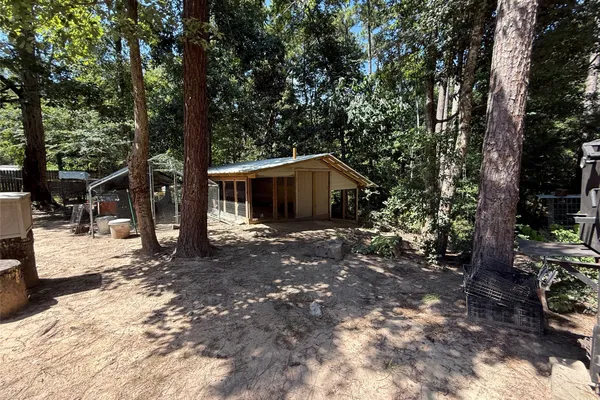 285 COUNTY RD 2221