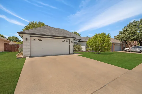 7429 AMBER DR
