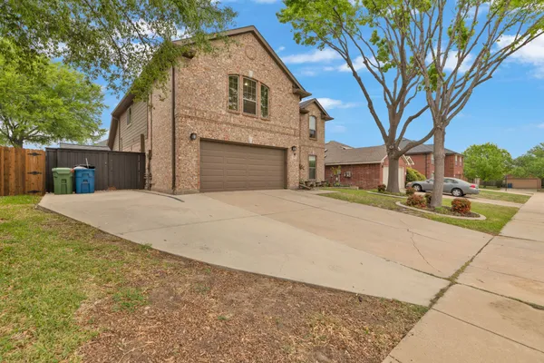 317 BENTON DR