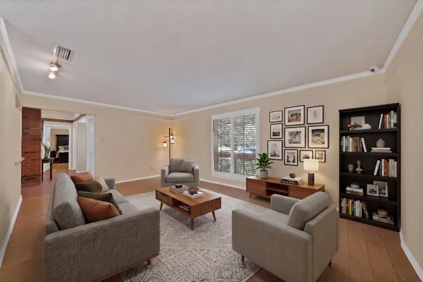 1818 SARA LN