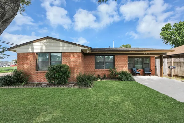 2212 RASPBERRY LN
