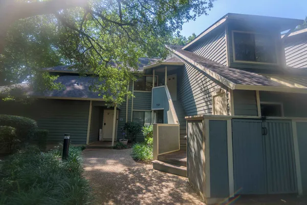 151 WETHERBY WAY 13-D