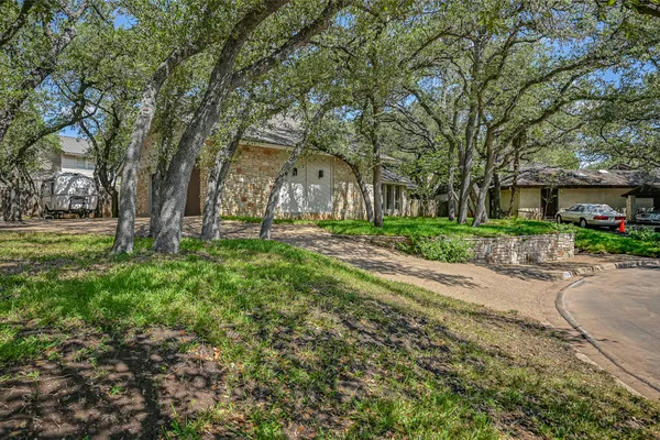 7704 BRAMBLEWOOD CIR