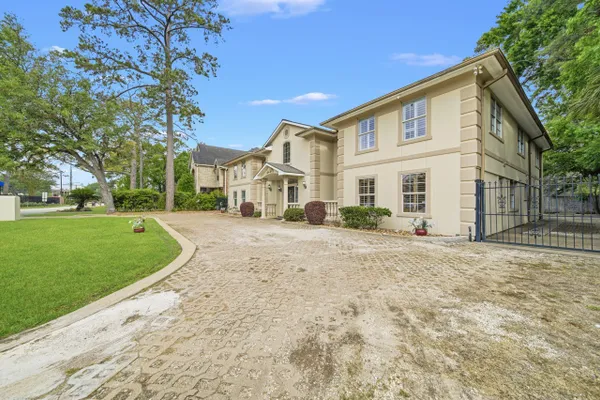 11730 DENISE DR