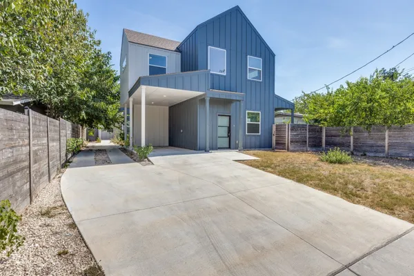 1042 ROSEMONT ST 1