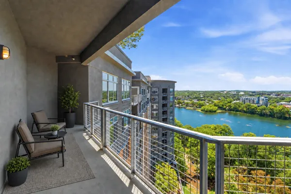54 RAINEY ST 20
