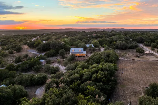 3204 TABLETOP MOUNTAIN DR