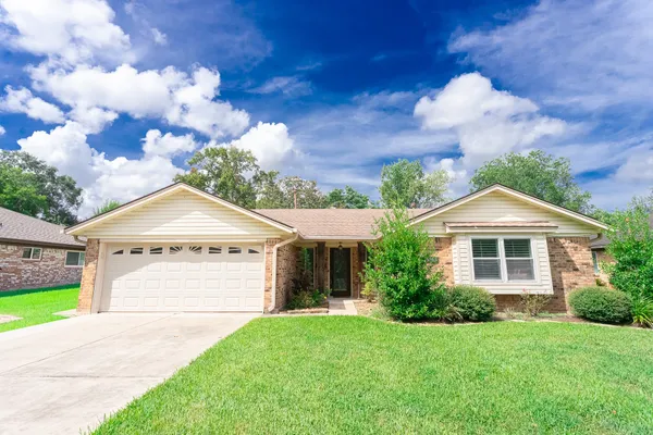5105 APPLE SPRINGS DR