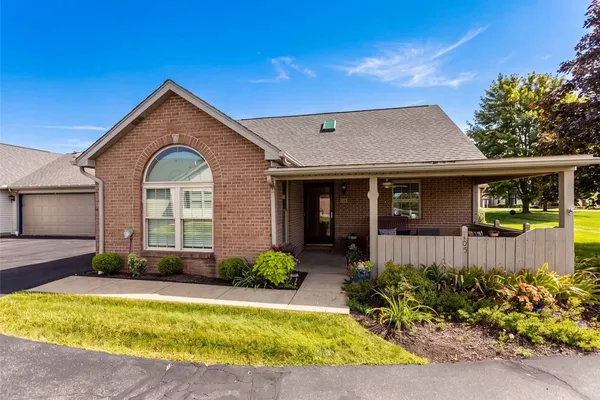 105 CARRIAGE DR