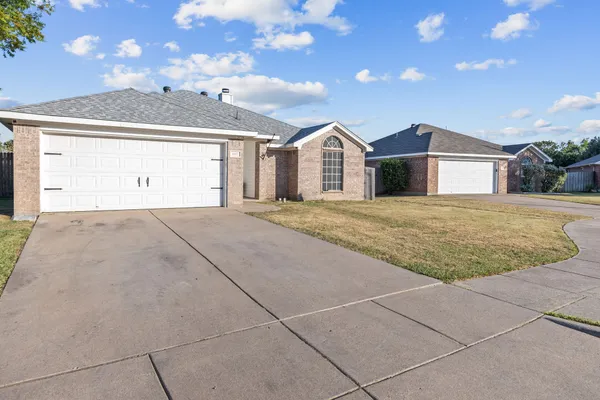 607 MEADOWBROOK DR