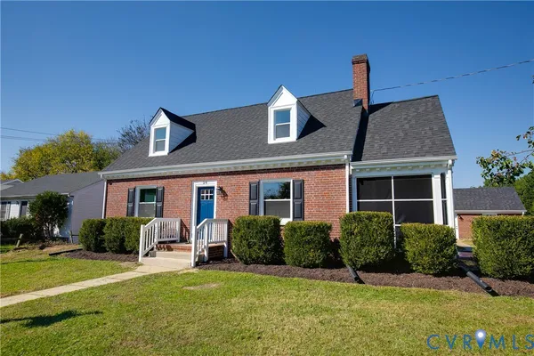 24 N ELM AVE