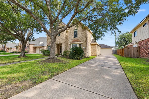 8519 COLONIAL FALLS LN