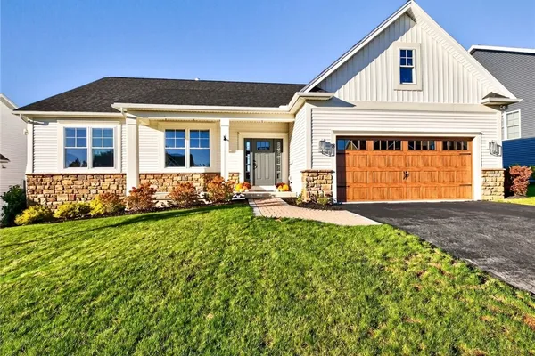 8 BLACK WOOD CIR