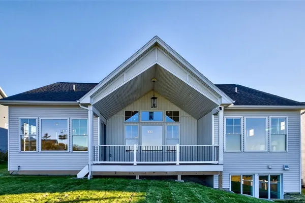 8 BLACK WOOD CIR
