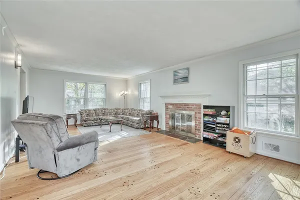 31 OAK MANOR LN