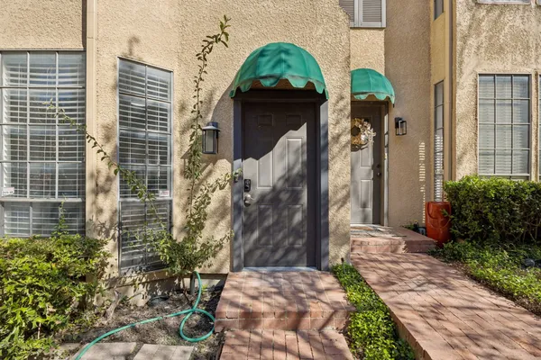 3919 COLE AVE 101