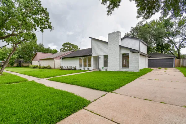 1815 MUSTANG SPRINGS DR